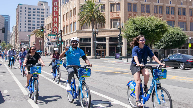 Γεμίζει τις πόλεις με ποδήλατα η Ford